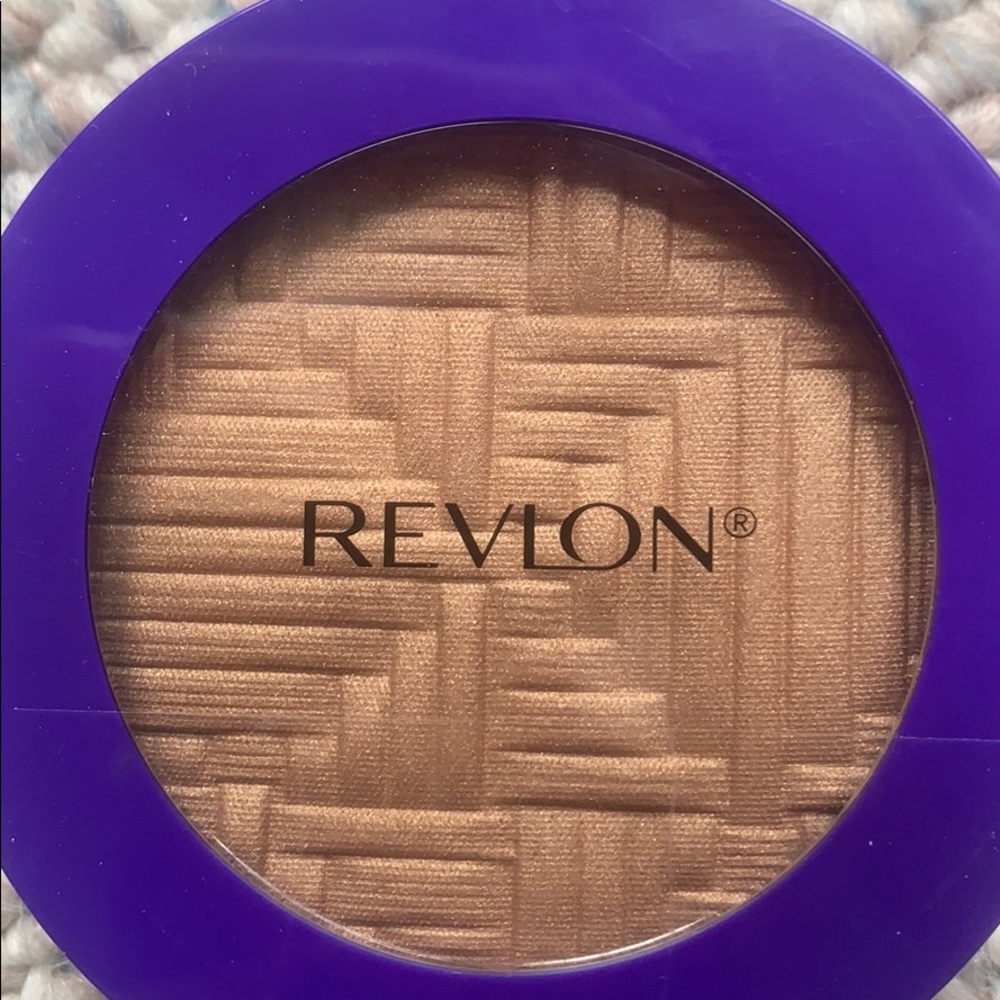 Revlon highlighter